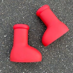 BIG RED BOOTS